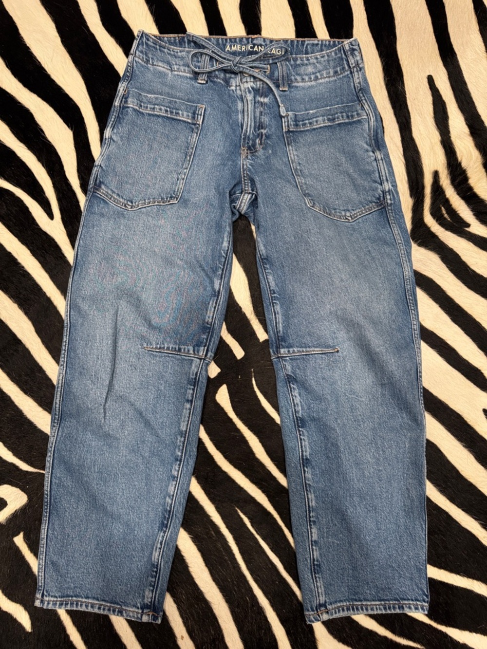American Eagle Outfitters Light Blue Relaxed barrel cropped Jeans